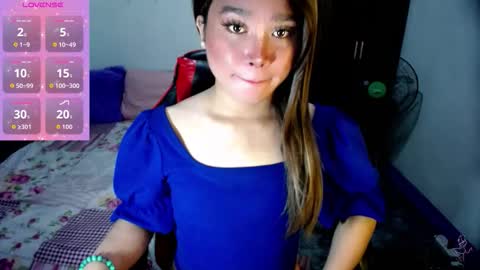 Snapshot of urasiansweet_cummer chatting on October 15, 6:27 am KENDRA online show from October 15, 6:27 am