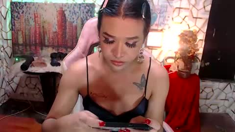 Queen lucy online show from May 20, 6:03 pm