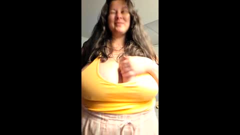 urbreastfriendd online show from June 10, 6:12 am