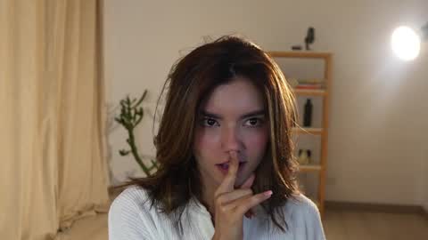 Linda Restrepo online show from December 6, 11:41 pm