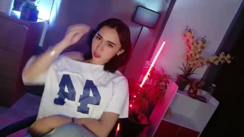 urfave_bbgirl online show from April 24, 12:40 pm