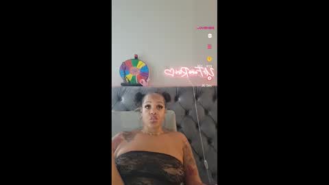 urfaveriri online show from November 1, 12:48 pm