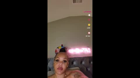 urfaveriri online show from December 4, 11:43 am