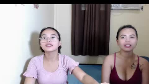 Snapshot of urfavrte_haidy chatting on October 13, 6:26 am urfavrte_haidy online show from October 13, 6:26 am