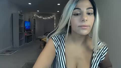 Snapshot of urgoddessmarla chatting on September 29, 4:22 am Goddess Marla online show from September 29, 4:22 am