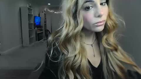 Snapshot of urgoddessmarla chatting on October 14, 3:31 am Goddess Marla online show from October 14, 3:31 am