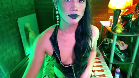 queen norelle online show from June 4, 8:37 pm
