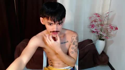 urhunky_boy online show from July 28, 11:17 am