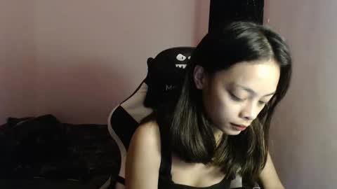 juliana online show from December 1, 5:00 pm