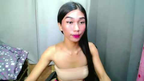 urloverjasmine_xx online show from June 14, 1:38 am