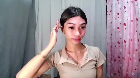 urloverjasmine_xx online show from May 9, 1:55 am