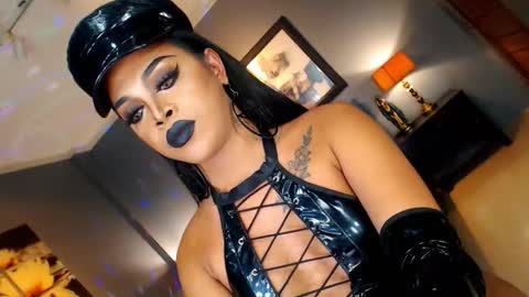 UrMajestyTyra online show from October 9, 4:51 am