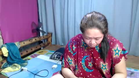 urpinay_singlemother online show from May 1, 8:30 am