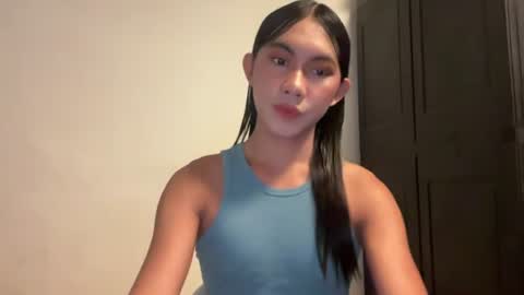 urpretty_mistake online show from July 8, 11:46 am