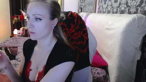 UrSecretTreasure88 online show from April 3, 11:28 am