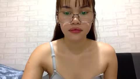 ursexypinayy online show from February 13, 7:44 am