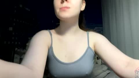 Hannah online show from November 10, 10:23 pm