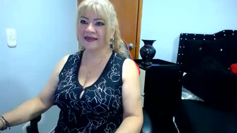 Eveling Blanco  online show from July 22, 1:41 am