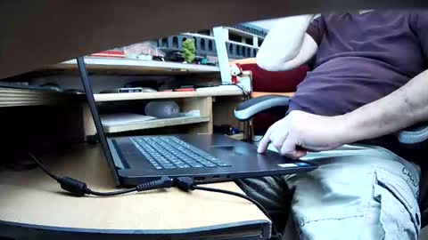 uwe1804 online show from June 5, 9:48 am