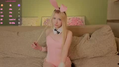 Chloe online show from April 16, 9:39 pm