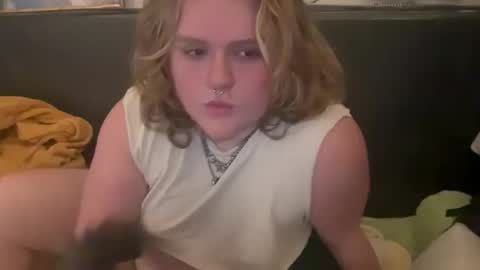 v69923285 online show from April 7, 2:24 am