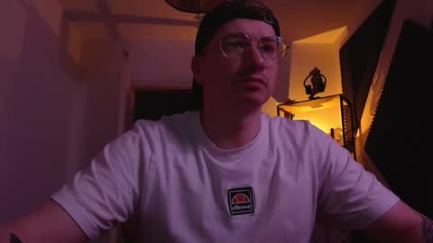 vacation__ online show from December 21, 3:07 pm