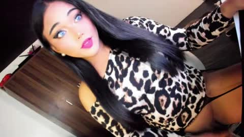 JESS - DONT FORGET TO FOLLOW ME AND GIVE ME THUMBS UP online show from June 7, 4:34 pm