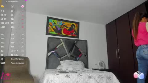 Snapshot of vahiolet_smith chatting on October 15, 3:21 am Vahiolet smith online show from October 15, 3:21 am