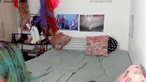 Vaiolet1314 online show from December 19, 12:06 am