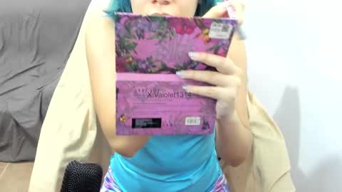 Vaiolet1314 online show from September 28, 6:11 am