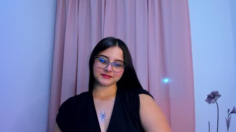 Snapshot of val_ferrer chatting on September 14, 7:43 am Valeria online show from September 14, 7:43 am