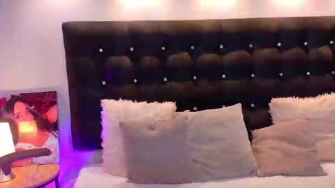 Valen Scott online show from October 10, 2:45 pm