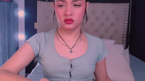 Snapshot of valen_thompson chatting on January 15, 11:51 pm IG-valen mendoza99 twitter valenthompson99 online show from January 15, 11:51 pm
