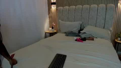valentina robertson online show from July 26, 11:24 pm