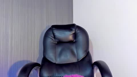 Valentina  Dolls online show from October 28, 11:39 pm