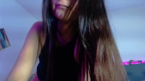 V A L E N T I N I online show from November 10, 8:11 pm