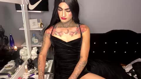 valentino_bs online show from February 5, 2:31 pm