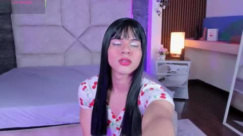 valentino moon online show from December 1, 4:54 am