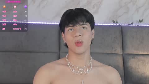 Snapshot of valentino_moon chatting on January 9, 2:22 am valentino moon online show from January 9, 2:22 am