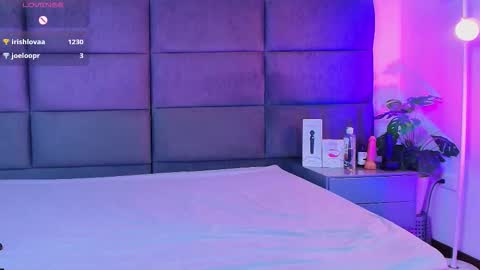 valentino moon online show from January 10, 4:40 am