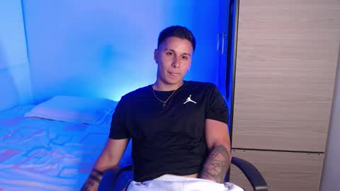 VALENTINO online show from March 16, 10:47 pm