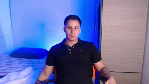 VALENTINO online show from February 27, 11:08 pm