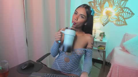 Snapshot of valeperez24 chatting on October 15, 1:42 am Valery And Daniel online show from October 15, 1:42 am