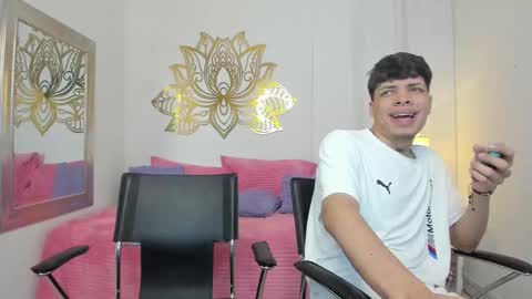 Snapshot of valeperez24 chatting on February 26, 4:52 am Valery And Daniel online show from February 26, 4:52 am