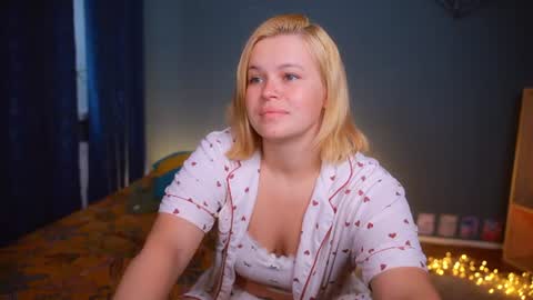 valeri______ online show from July 10, 7:46 am
