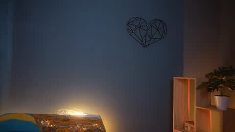 valeri______ online show from July 9, 7:45 am