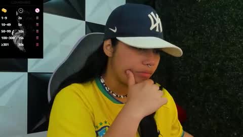 valeri_harpers4 online show from March 24, 5:13 am