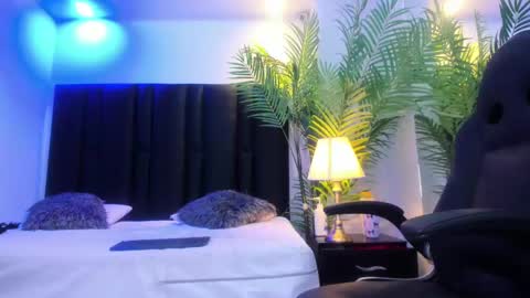 valeri_tafur online show from October 4, 10:57 am