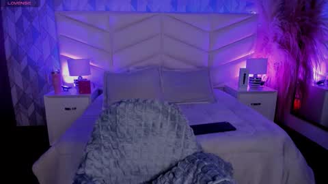 valeria_carter_ online show from September 16, 9:18 pm