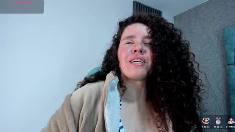 Snapshot of valeriaa_soler chatting on October 11, 2:32 pm Valeria online show from October 11, 2:32 pm